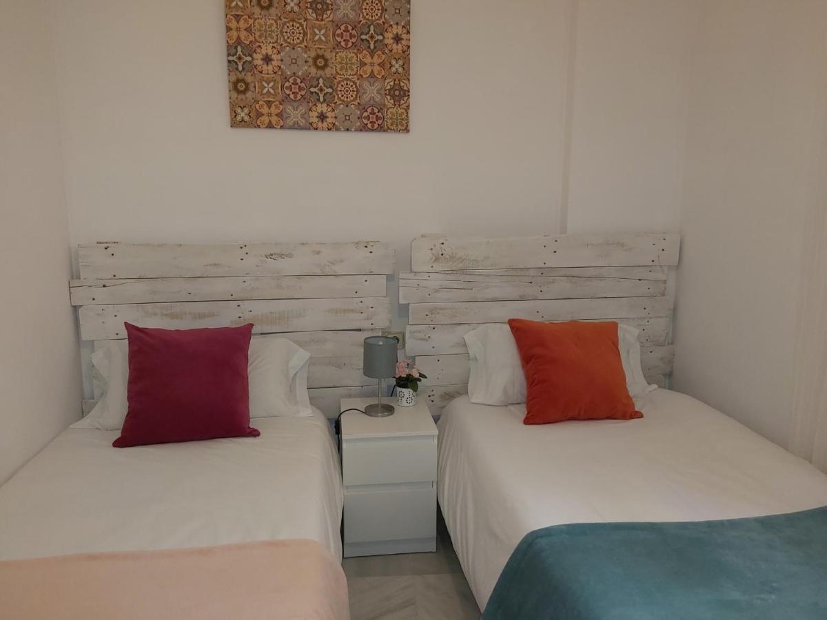 Apartamento San Luis. Plaza De Parking Gratis!!! Seville Exterior photo